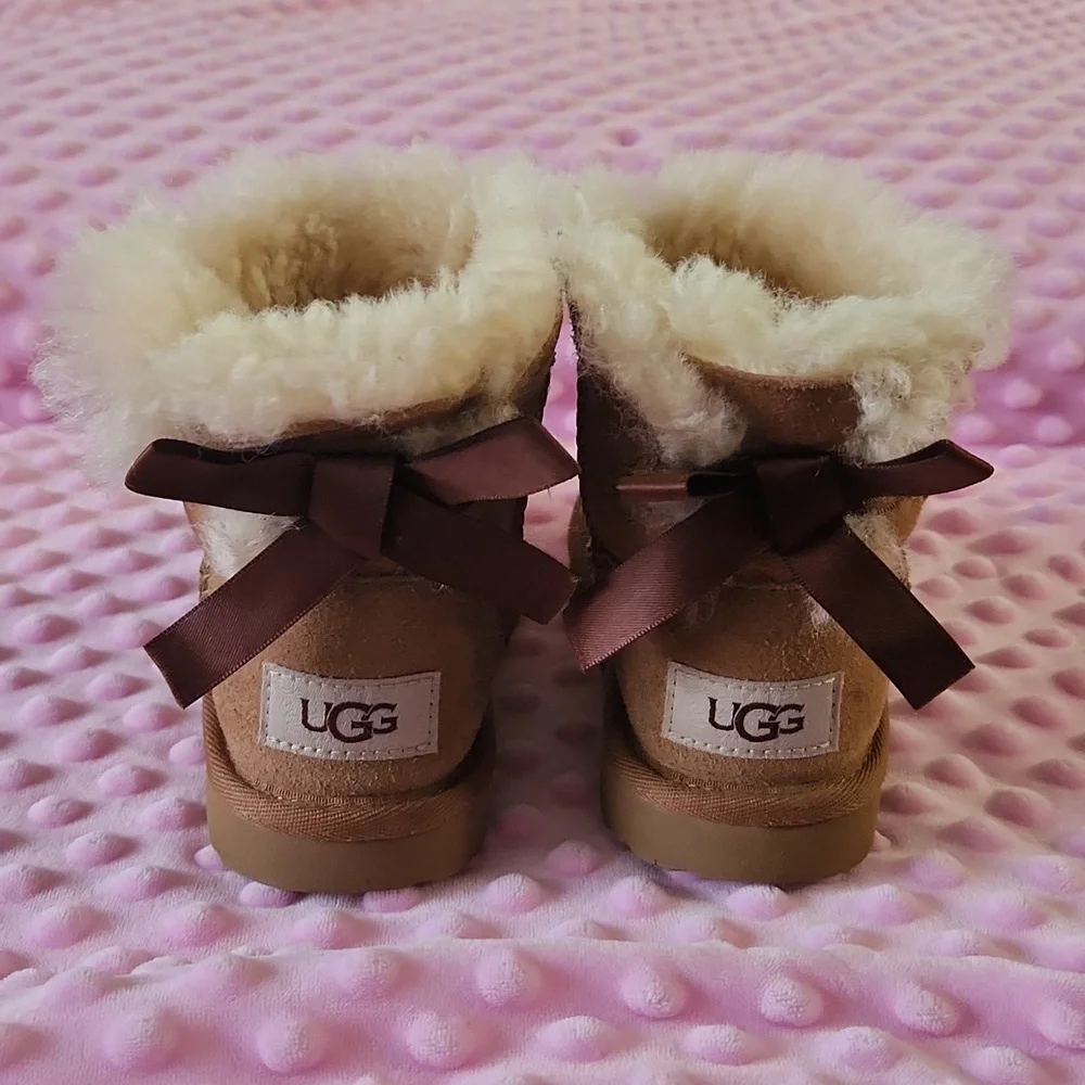 Ugg Mini Bailey Boots - Picture 2 of 4